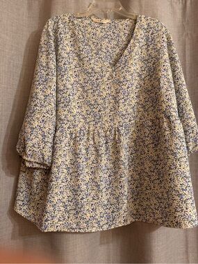 Women's Floral Peplum Blouse - Blue & Cream